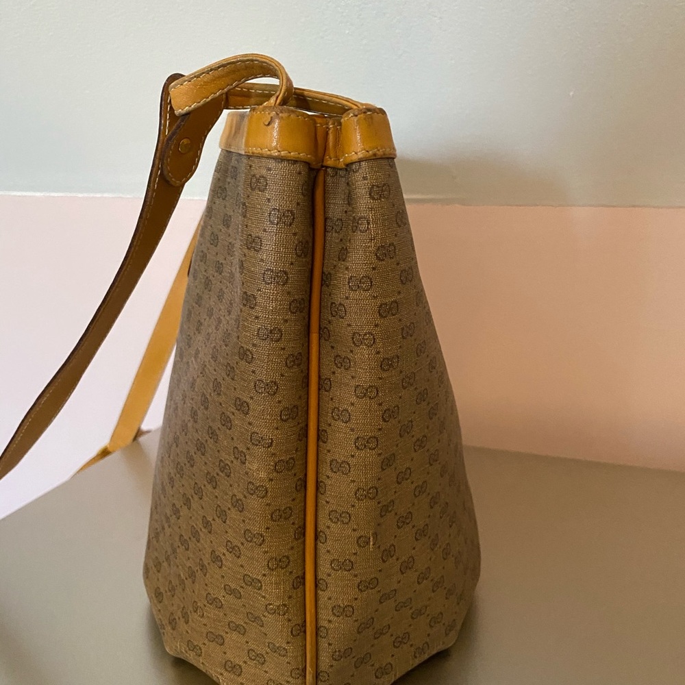 Sold! Authentic monogram Gucci crossbody bag - Picture 7 of 15